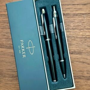 Parker IM Black Chrome Trim Ballpoint & Rollerball Pen Gift Set 🖊️